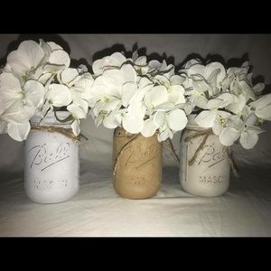 Mason jars centerpiece
